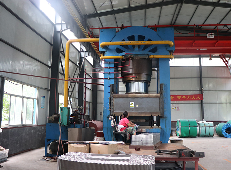 12000萬噸壓機(jī)